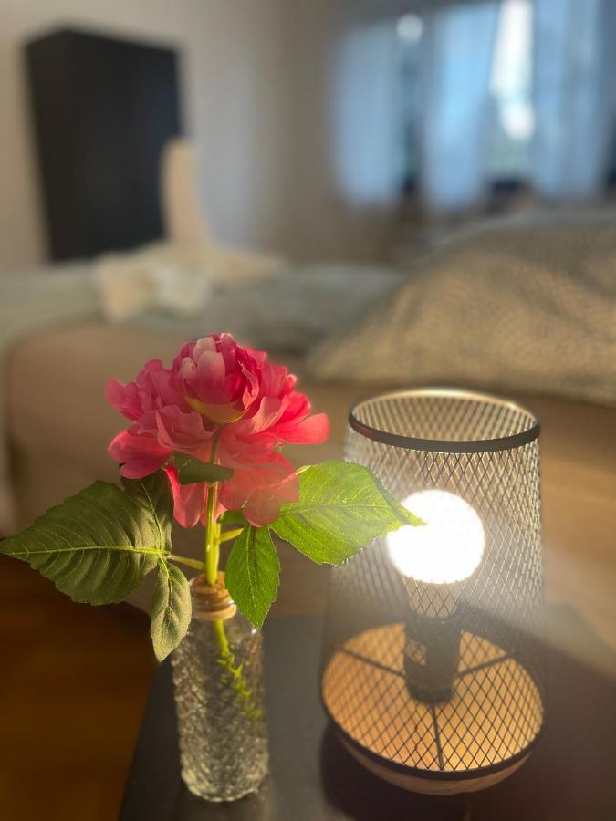 Comfortable Shared Apartment With Private Room In เวสเซลลิง ภายนอก รูปภาพ