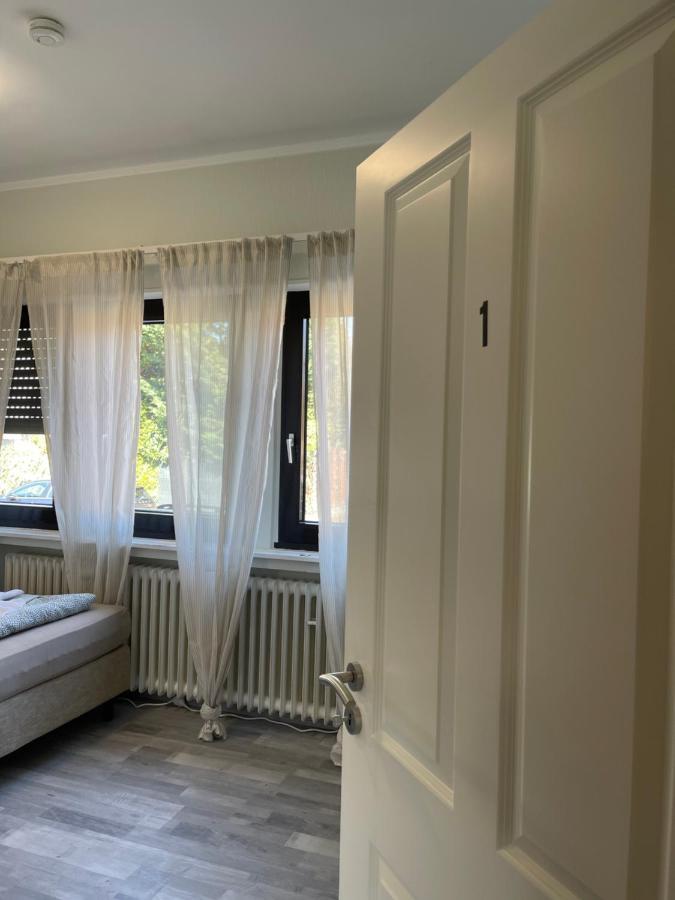 Comfortable Shared Apartment With Private Room In เวสเซลลิง ภายนอก รูปภาพ